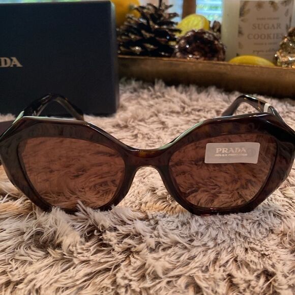 NWT Prada tortoise octagon shape sunglasses show stopper ,  brown gradient lens - Picture 1 of 5